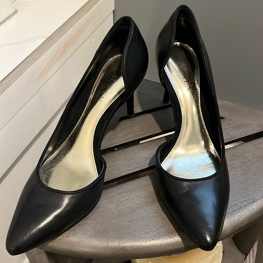 Ralph Lauren women’s black heels. Size 8 1/2. Never worn. NIB
